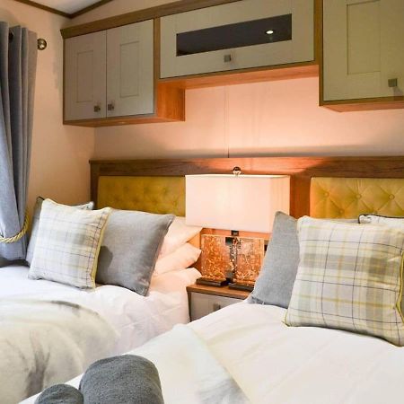 Luxury Boutique Style Lodge With Hot Tub Bridlington Bagian luar foto