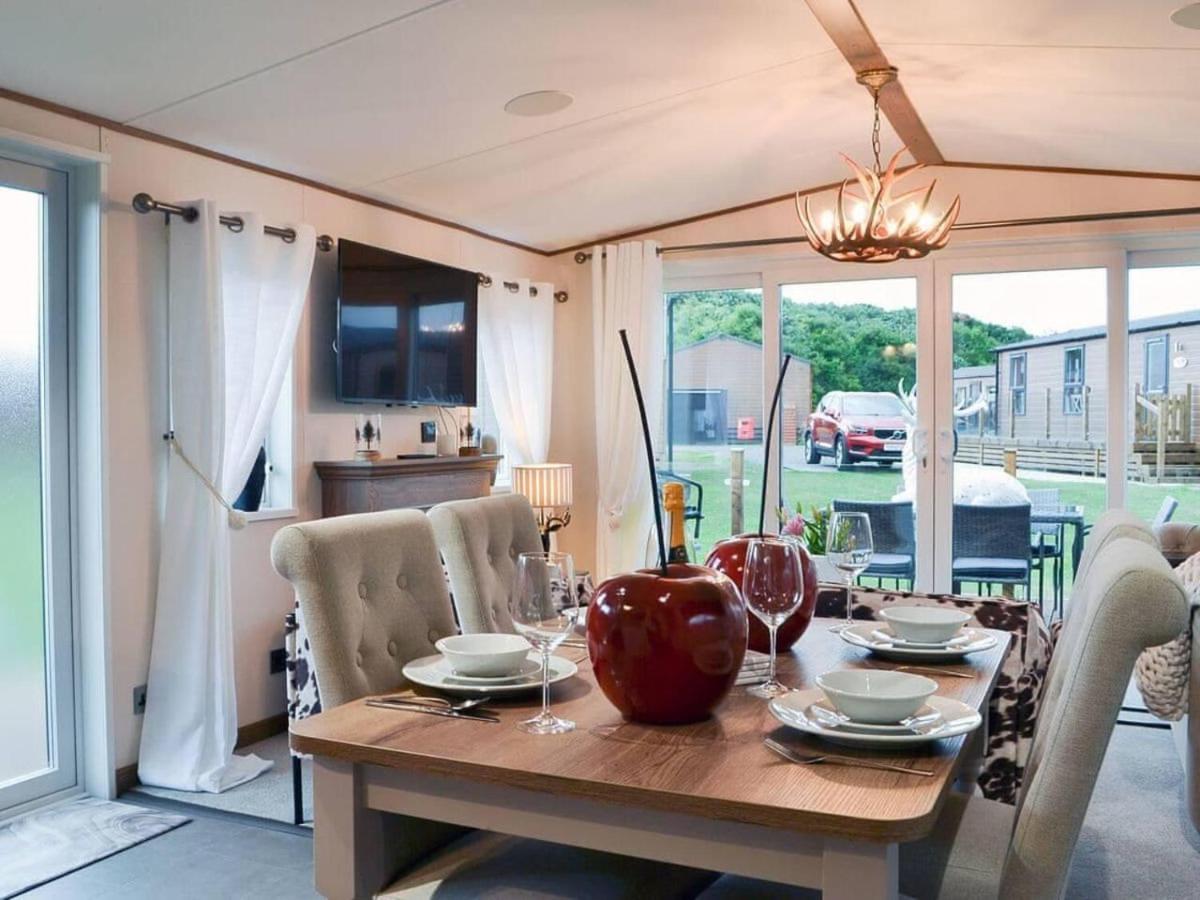 Luxury Boutique Style Lodge With Hot Tub Bridlington Bagian luar foto
