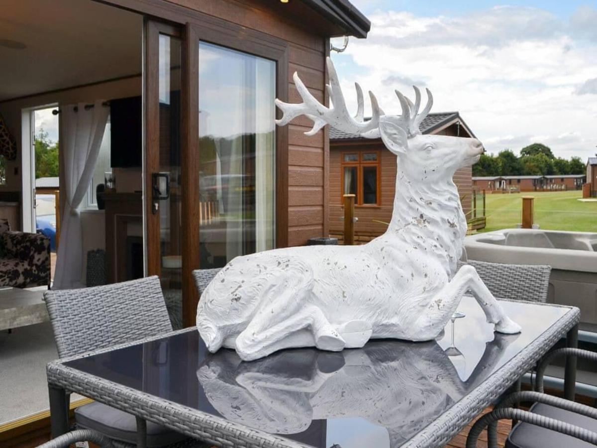 Luxury Boutique Style Lodge With Hot Tub Bridlington Bagian luar foto