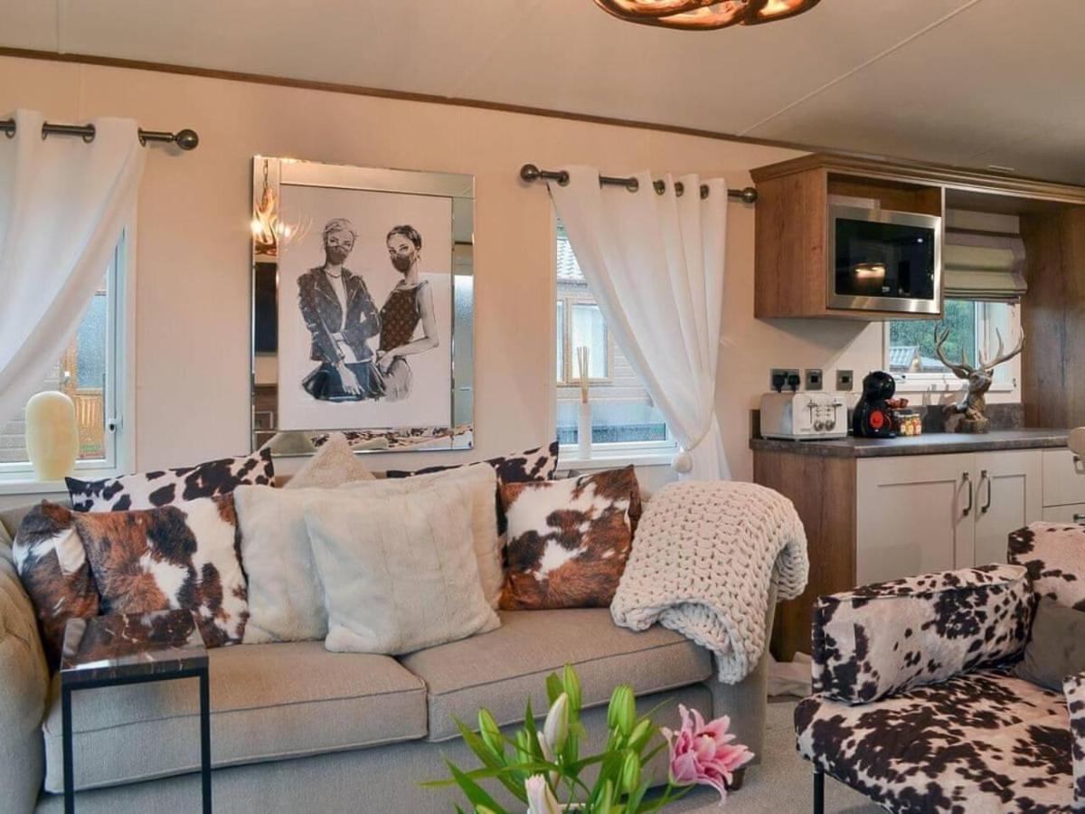 Luxury Boutique Style Lodge With Hot Tub Bridlington Bagian luar foto