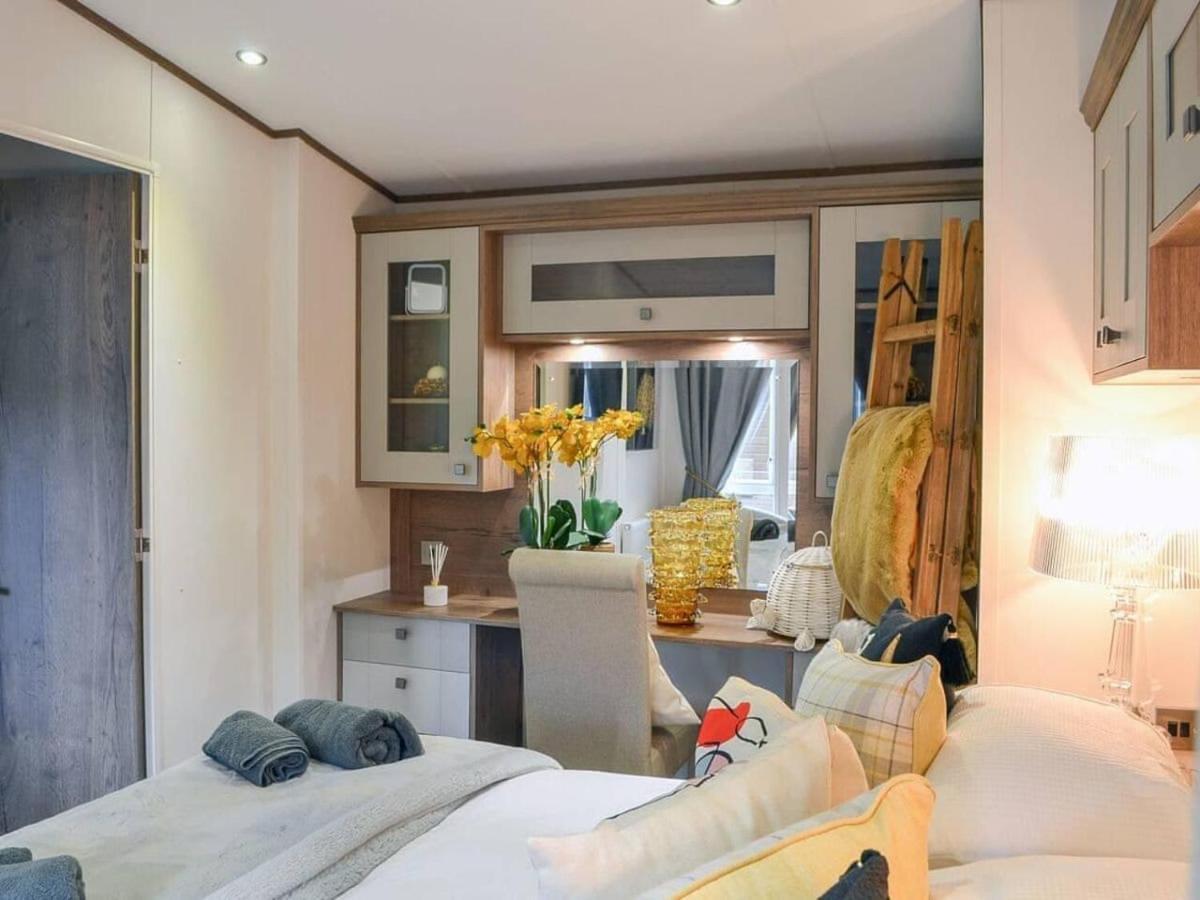 Luxury Boutique Style Lodge With Hot Tub Bridlington Bagian luar foto