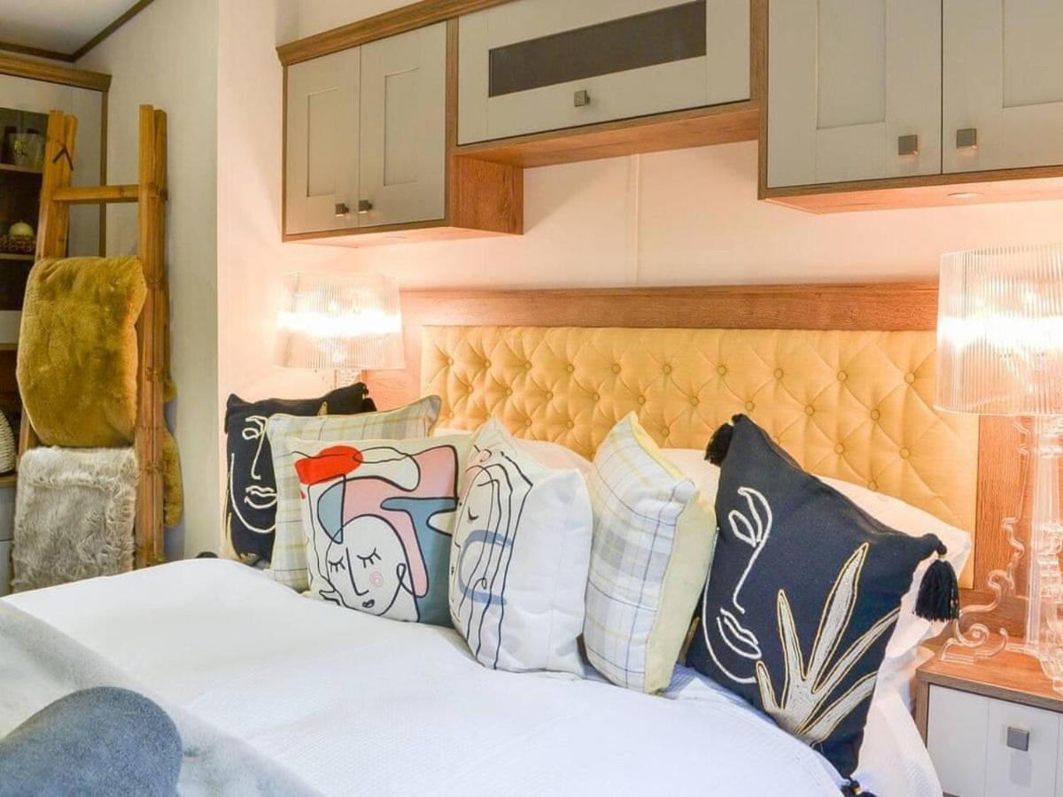 Luxury Boutique Style Lodge With Hot Tub Bridlington Bagian luar foto