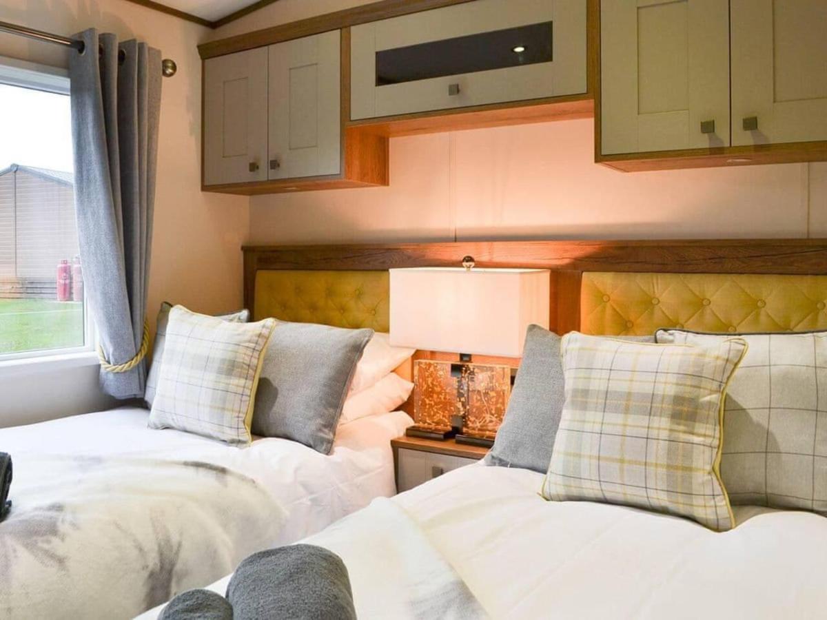 Luxury Boutique Style Lodge With Hot Tub Bridlington Bagian luar foto