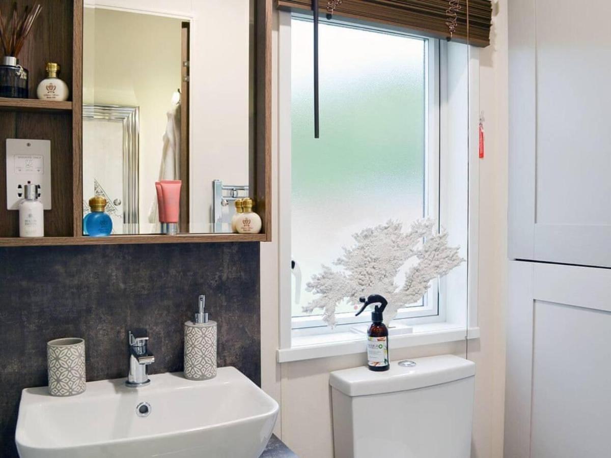 Luxury Boutique Style Lodge With Hot Tub Bridlington Bagian luar foto
