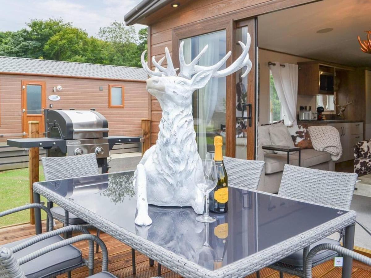 Luxury Boutique Style Lodge With Hot Tub Bridlington Bagian luar foto