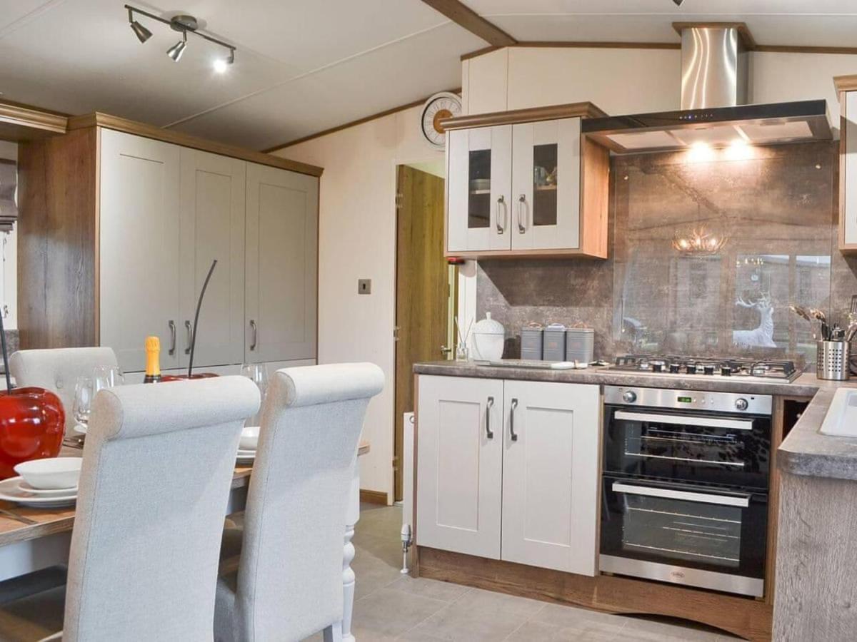 Luxury Boutique Style Lodge With Hot Tub Bridlington Bagian luar foto