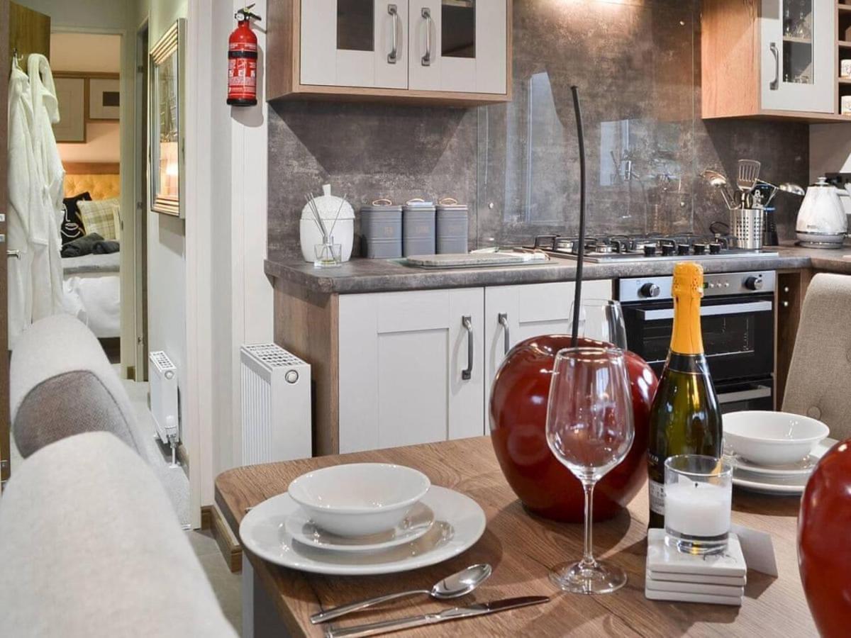 Luxury Boutique Style Lodge With Hot Tub Bridlington Bagian luar foto