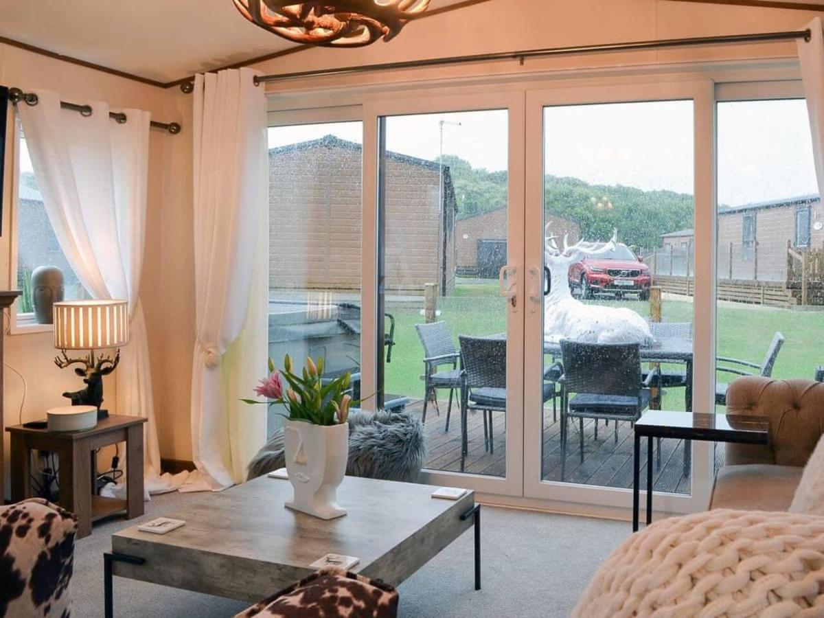 Luxury Boutique Style Lodge With Hot Tub Bridlington Bagian luar foto